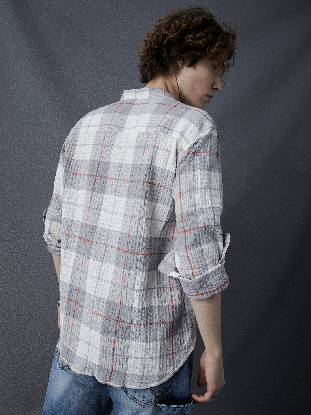 Men Relaxed Fit Cotton Textured Check Mandarin Collar Grey White Cotton Plaid Shirt