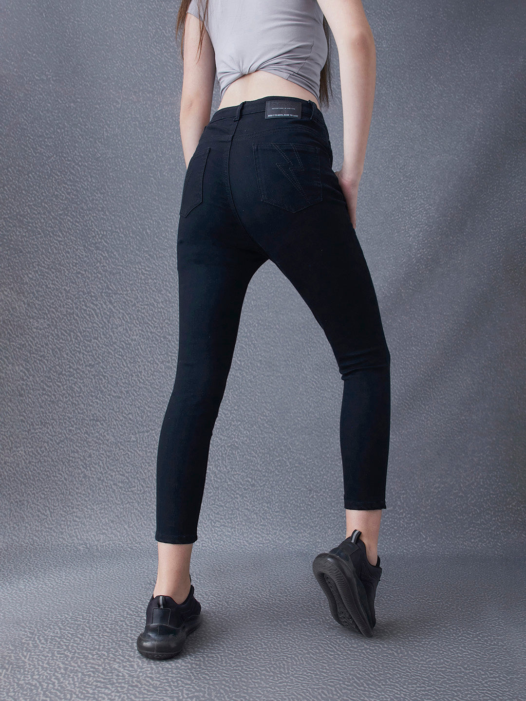 Women Premium Super Skinny Fit High Stretch Solid Black Jeans